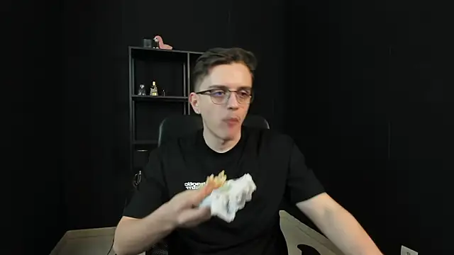 FelixStarkk online show from May 7, 5:44 am
