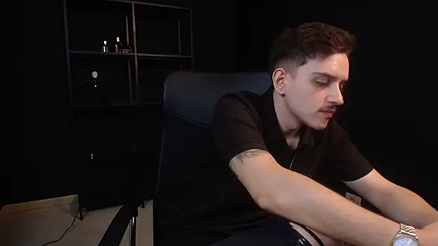 Snapshot of FelixStarkk chatting on July 3, 4:52 am FelixStarkk online show from July 3, 4:52 am