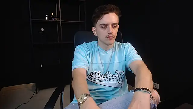 Snapshot of FelixStarkk chatting on July 1, 5:08 am FelixStarkk online show from July 1, 5:08 am
