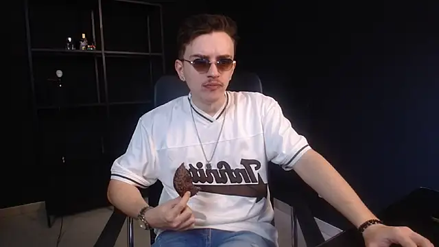 FelixStarkk online show from June 2, 6:13 am