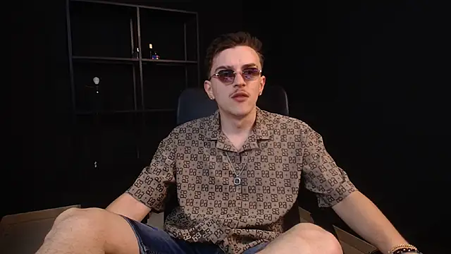 Snapshot of FelixStarkk chatting on July 7, 6:47 am FelixStarkk online show from July 7, 6:47 am