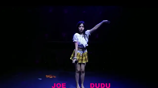 Snapshot of yznt-dudu chatting on October 10, 11:44 am yznt-dudu online show from October 10, 11:44 am