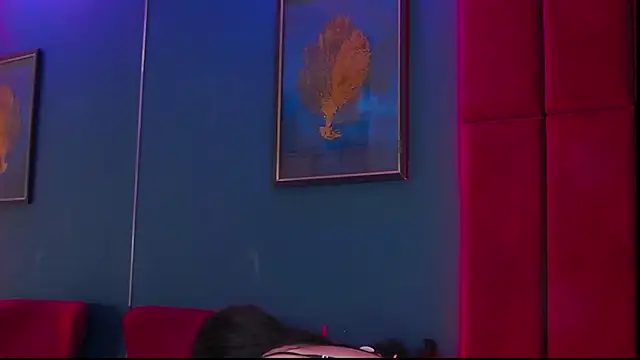 AdelynnReeds online show from November 19, 6:46 am