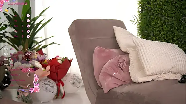 FreyaHeart online show from November 3, 7:13 am