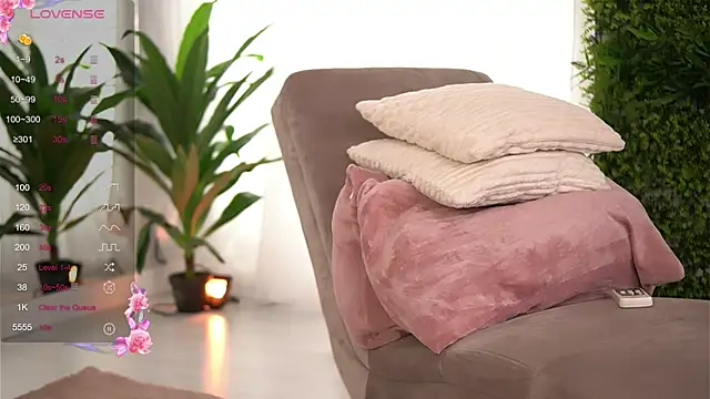 FreyaHeart online show from November 12, 7:12 am