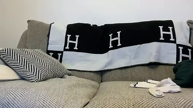 That English Rose  online show from October 20, 5:42 am