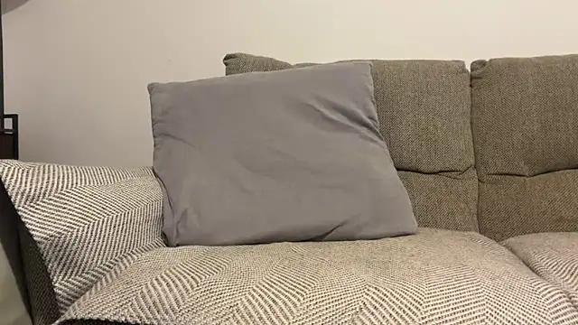 That English Rose  online show from March 12, 6:50 am