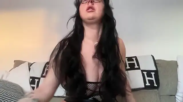 That English Rose  online show from October 27, 7:09 am