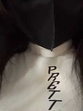 Linh 2004 online show from September 15, 4:40 pm