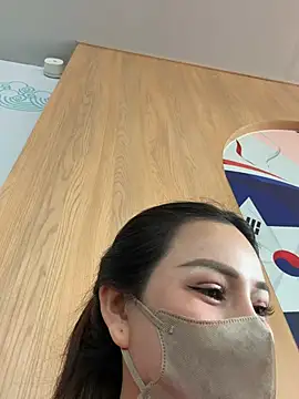 Linh 2004 online show from April 13, 6:06 am