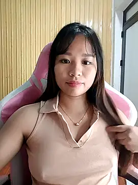 Snapshot of Na_na90 chatting on October 31, 12:40 am Na na90 online show from October 31, 12:40 am