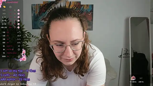 Snapshot of ellie_coy_ chatting on February 2, 1:43 pm ellie coy online show from February 2, 1:43 pm