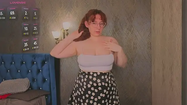 ellie coy  online show from July 24, 8:05 pm