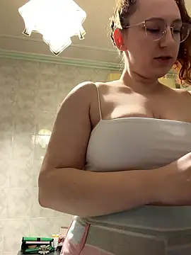 Snapshot of ellie_coy_ chatting on January 16, 4:44 pm ellie coy online show from January 16, 4:44 pm