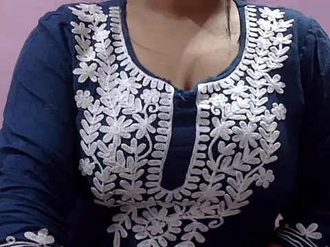 LIYO  online show from November 13, 10:30 am