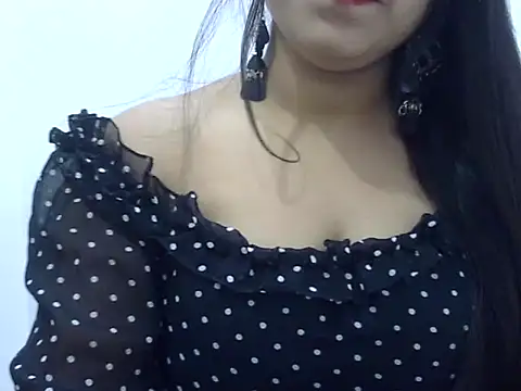 LIYO  online show from February 26, 6:24 am