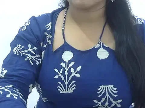 Snapshot of LIYO_ chatting on June 3, 5:52 am LIYO online show from June 3, 5:52 am