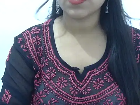 LIYO  online show from July 7, 7:34 am