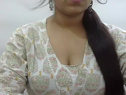 Snapshot of LIYO_ chatting on May 25, 7:29 am LIYO online show from May 25, 7:29 am