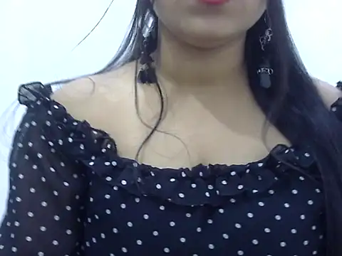 LIYO  online show from March 14, 7:14 am