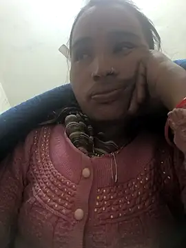 Snapshot of Hot_raaani chatting on January 10, 2:23 pm Hot raaani online show from January 10, 2:23 pm