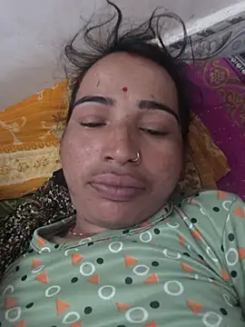 Snapshot of Hot_raaani chatting on February 10, 11:04 pm Hot raaani online show from February 10, 11:04 pm