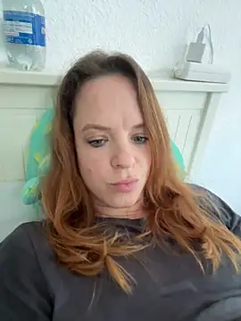 Snapshot of SexyMilf_37 chatting on October 4, 3:02 pm SexyMilf 37 online show from October 4, 3:02 pm