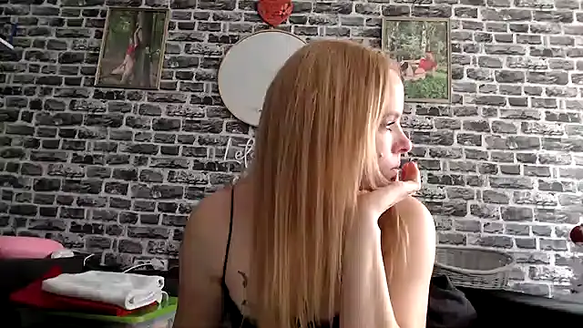 SexyMilf 37 online show from November 28, 10:15 am