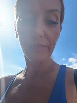 Snapshot of MikaelaBloom chatting on September 30, 2:34 pm MikaelaBloom online show from September 30, 2:34 pm