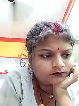 Hot mirchjii online show from October 16, 3:20 pm