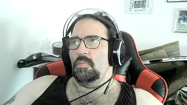 Snapshot of Big-Man-Thomas chatting on July 18, 8:45 am Big-Man-Thomas online show from July 18, 8:45 am