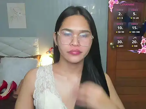 Snapshot of AlianaBlair chatting on October 11, 2:40 pm AlianaBlair online show from October 11, 2:40 pm