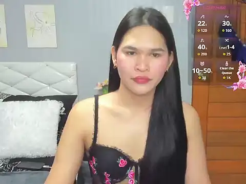 Snapshot of AlianaBlair chatting on October 19, 12:02 am AlianaBlair online show from October 19, 12:02 am
