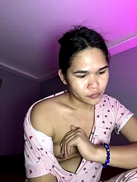 Snapshot of AlianaBlair chatting on November 8, 1:20 am AlianaBlair online show from November 8, 1:20 am