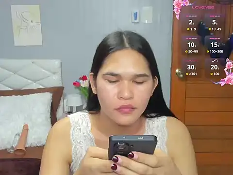 Snapshot of AlianaBlair chatting on October 3, 11:01 am AlianaBlair online show from October 3, 11:01 am