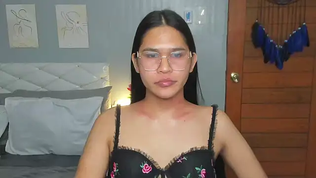 Snapshot of AlianaBlair chatting on September 21, 1:49 pm AlianaBlair online show from September 21, 1:49 pm