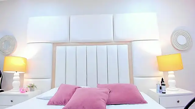 GabyMoreau online show from March 7, 6:13 pm