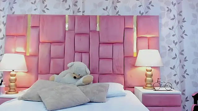 GabyMoreau online show from March 6, 8:37 pm