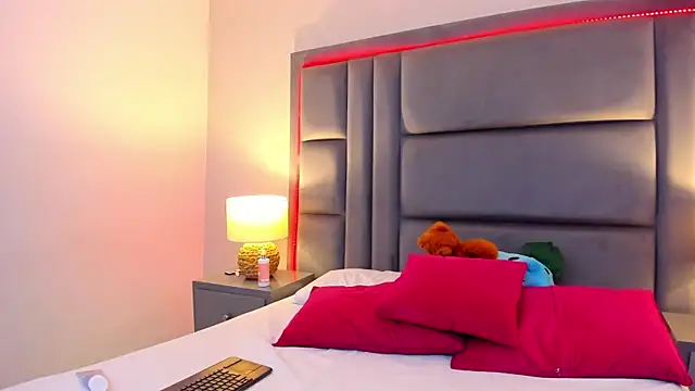 GabyMoreau online show from January 9, 7:21 pm