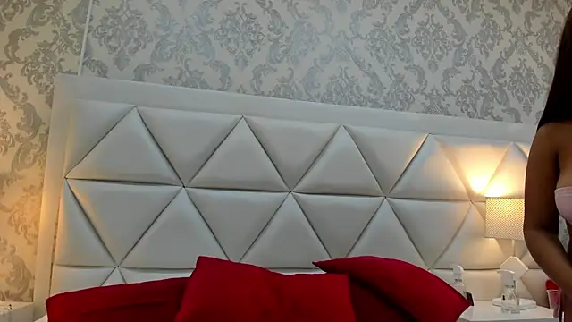 GabyMoreau online show from November 18, 12:41 pm