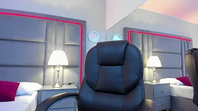 GabyMoreau online show from April 10, 7:32 pm