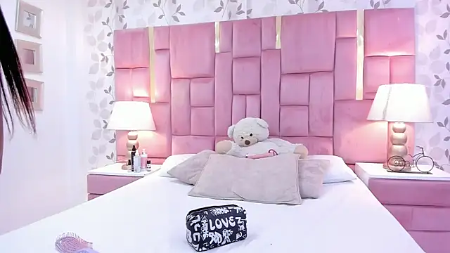 GabyMoreau online show from March 26, 8:18 pm