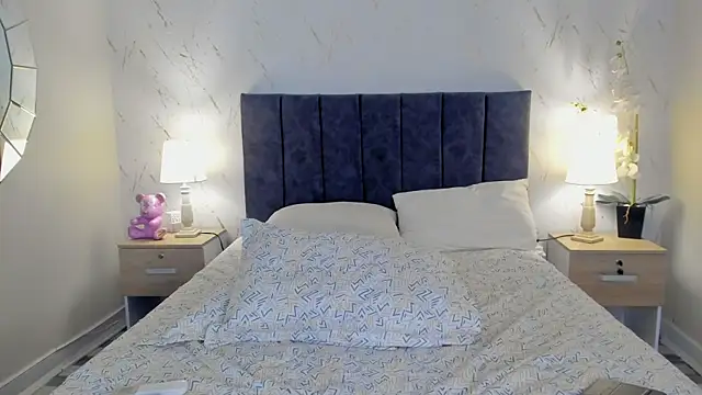 Emilly Beaumont online show from April 25, 2:14 am