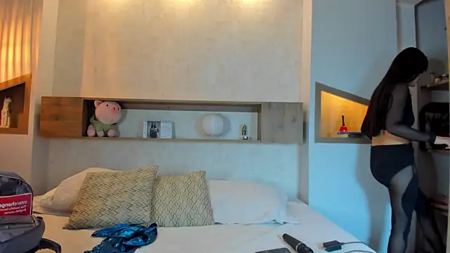 Emilly Beaumont online show from February 25, 1:44 pm