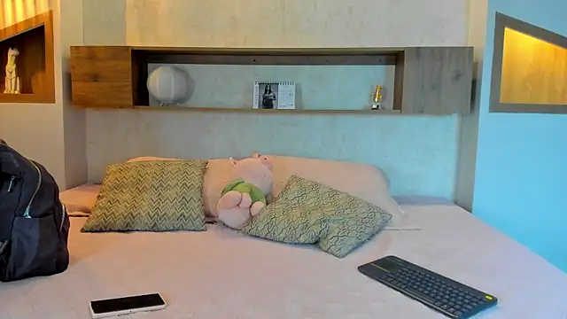 Emilly Beaumont online show from April 14, 12:21 pm