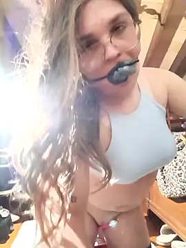 laiuusss69 online show from February 15, 12:11 am