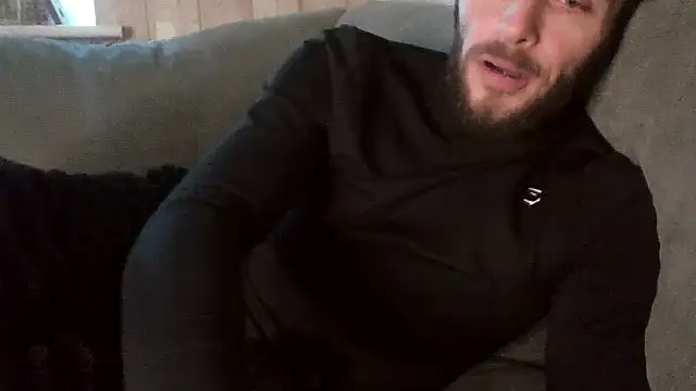 Snapshot of MasterJakeJohns chatting on December 3, 10:47 am MasterJakeJohns online show from December 3, 10:47 am