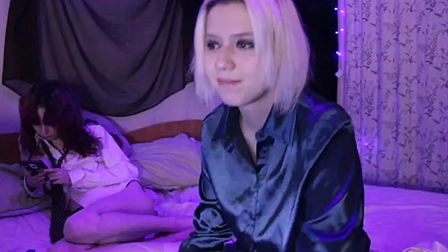 Snapshot of Avny_Loki chatting on December 16, 1:32 am Avny Loki online show from December 16, 1:32 am