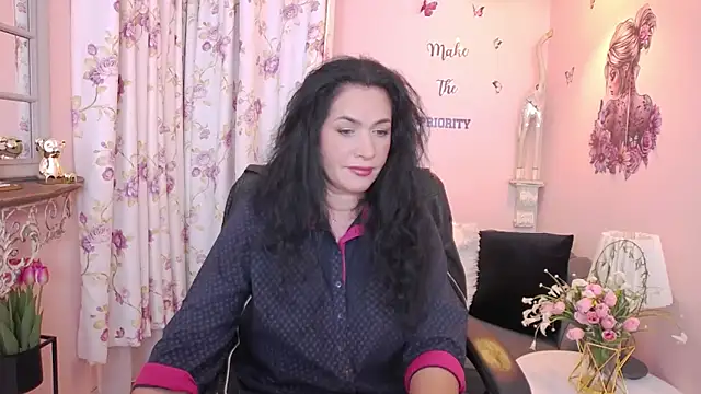 Snapshot of MyLovOne chatting on May 14, 10:23 am MyLovOne online show from May 14, 10:23 am