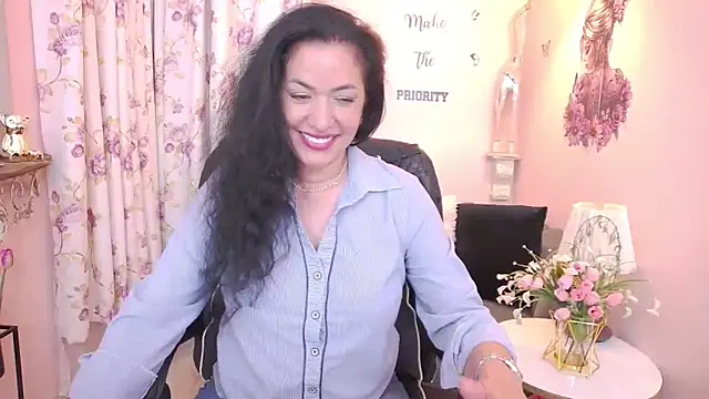 Snapshot of MyLovOne chatting on May 11, 4:04 pm MyLovOne online show from May 11, 4:04 pm